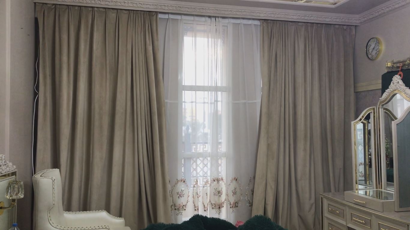 A Proper Guide to Installing Motorized Roman Blinds in Dubai